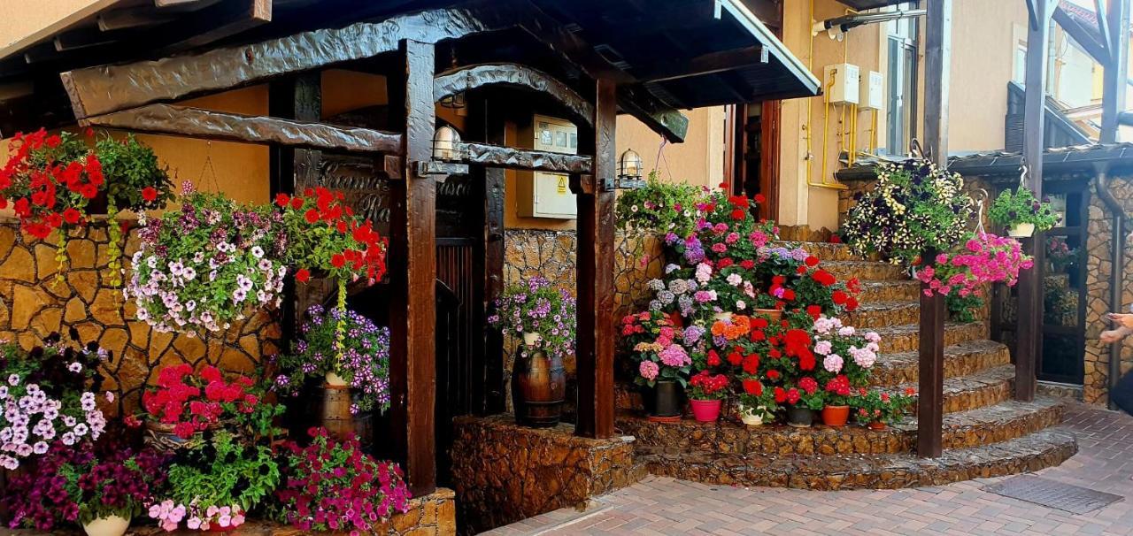 Отель Casa Domneasca Rarau Кымпулунг-Молдовенеск Экстерьер фото
